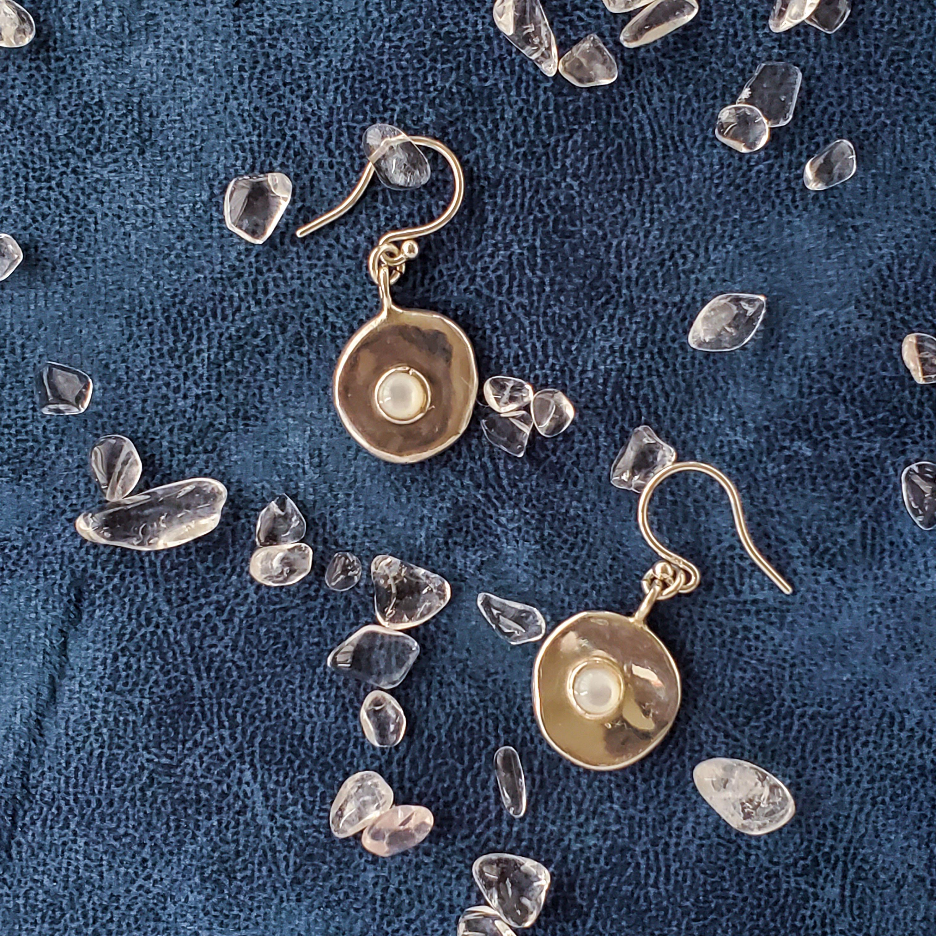 Petrichor｜雨の記憶 ピアス｜シルバー950 925 白蝶貝 マザーオブパール 雫 揺れる  Silver 夏1枚目の画像
